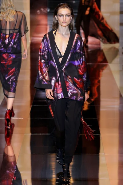 Look 28